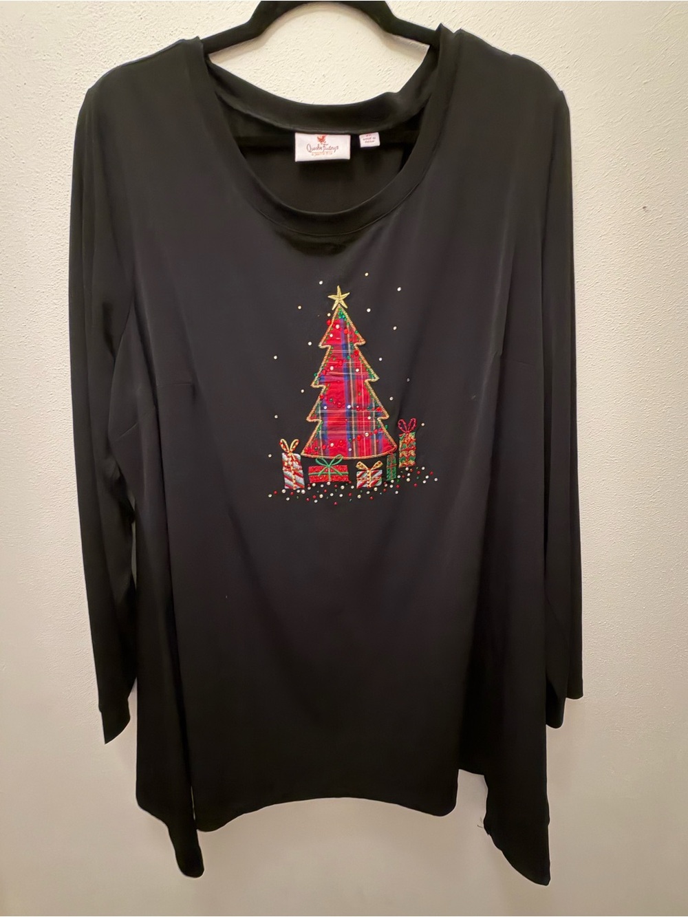 Black Women's Holiday Plaid Tree Tunic - Quilted Colors